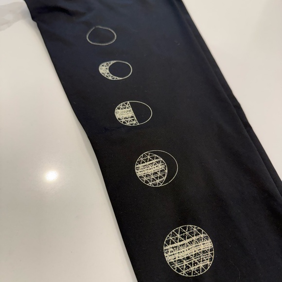 Teeki Moon Dance Black Leggings Sz Medium - Picture 5 of 8